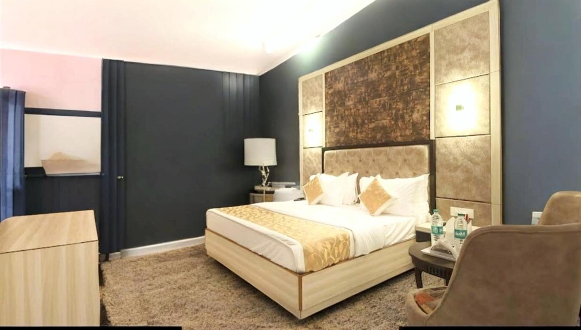 Hotel The Almora By Rs Global Near By Delhi International Airport With - Free Airport Drop Nowe Delhi Zewnętrze zdjęcie