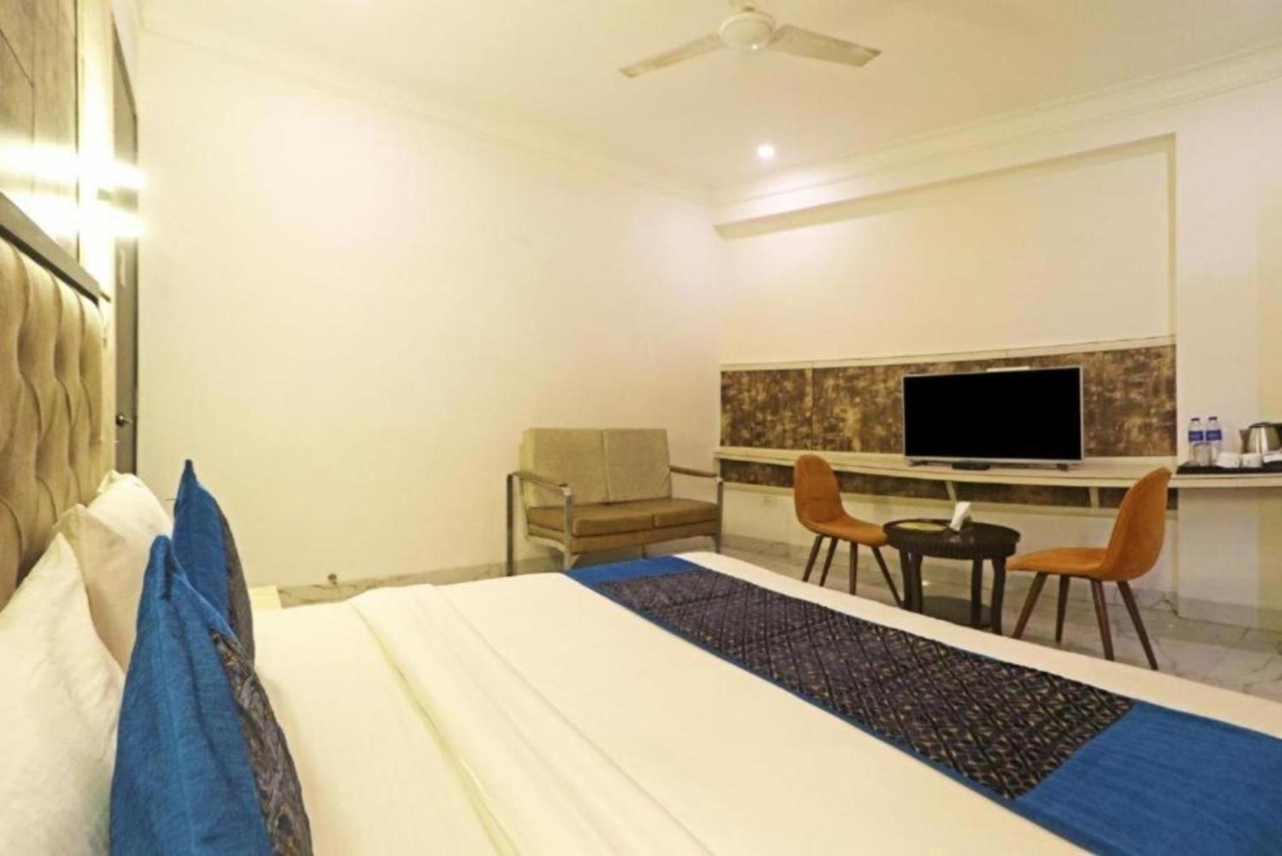 Hotel The Almora By Rs Global Near By Delhi International Airport With - Free Airport Drop Nowe Delhi Zewnętrze zdjęcie