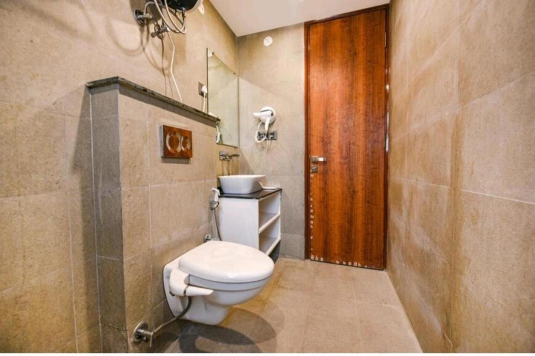 Hotel The Almora By Rs Global Near By Delhi International Airport With - Free Airport Drop Nowe Delhi Zewnętrze zdjęcie